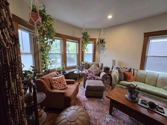 Foto del edificio - 83 Belgrade Ave