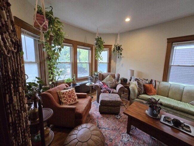 Building Photo - 83 Belgrade Ave