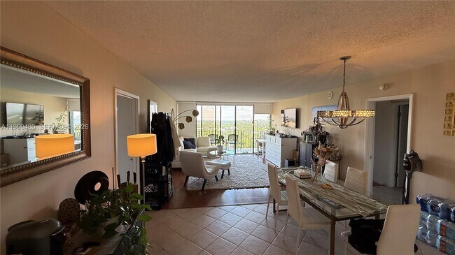 Foto del edificio - 780 NE 69th St