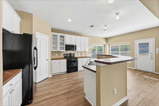 Foto del edificio - 5717 Eagle Mountain Dr