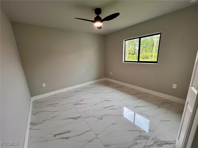 Foto del edificio - 3208 66th St W
