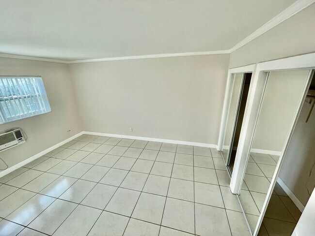 Foto del edificio - Charming 2b1b FOR RENT 4/15/23