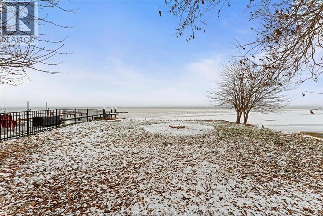 Photo du bâtiment - 1028 Lilydale Ave