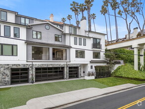Building Photo - 2801 Bayside Dr