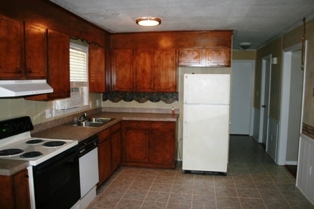 Building Photo - Cute 2 bedroom Ranch in home in Hendersonv...
