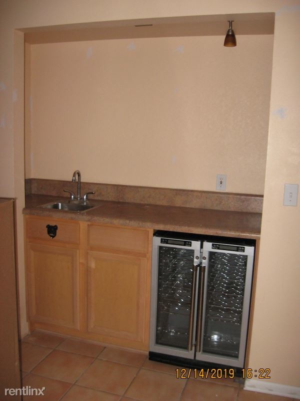 Building Photo - 175 W Calle Del Chancero