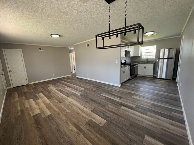 Foto del edificio - 1812 S 125th East Ave