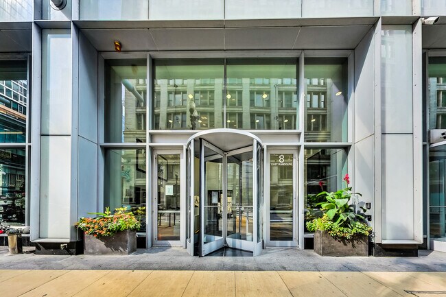 Foto del edificio - 8 E Randolph St