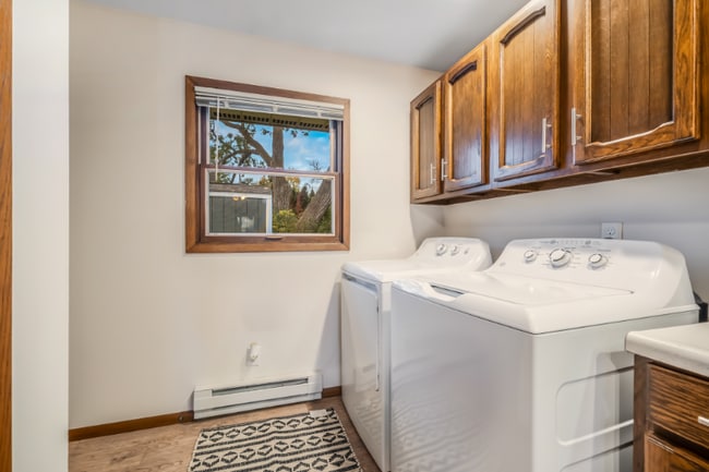 Foto del edificio - 1000 W McKinley Ave