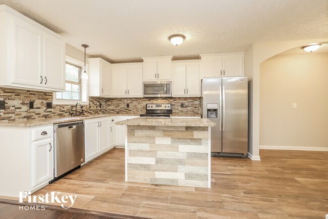 Building Photo - 1412 Freedom Dr