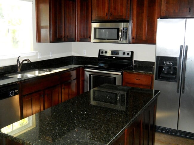 Foto del edificio - 523 E 31st St