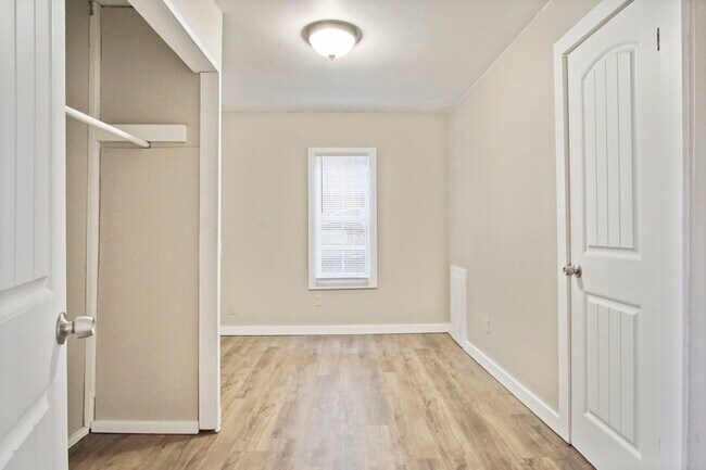 Foto del edificio - 809 SE 32nd St