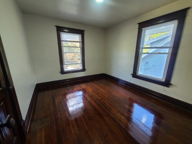 Foto del edificio - 35 Richards Ave NW
