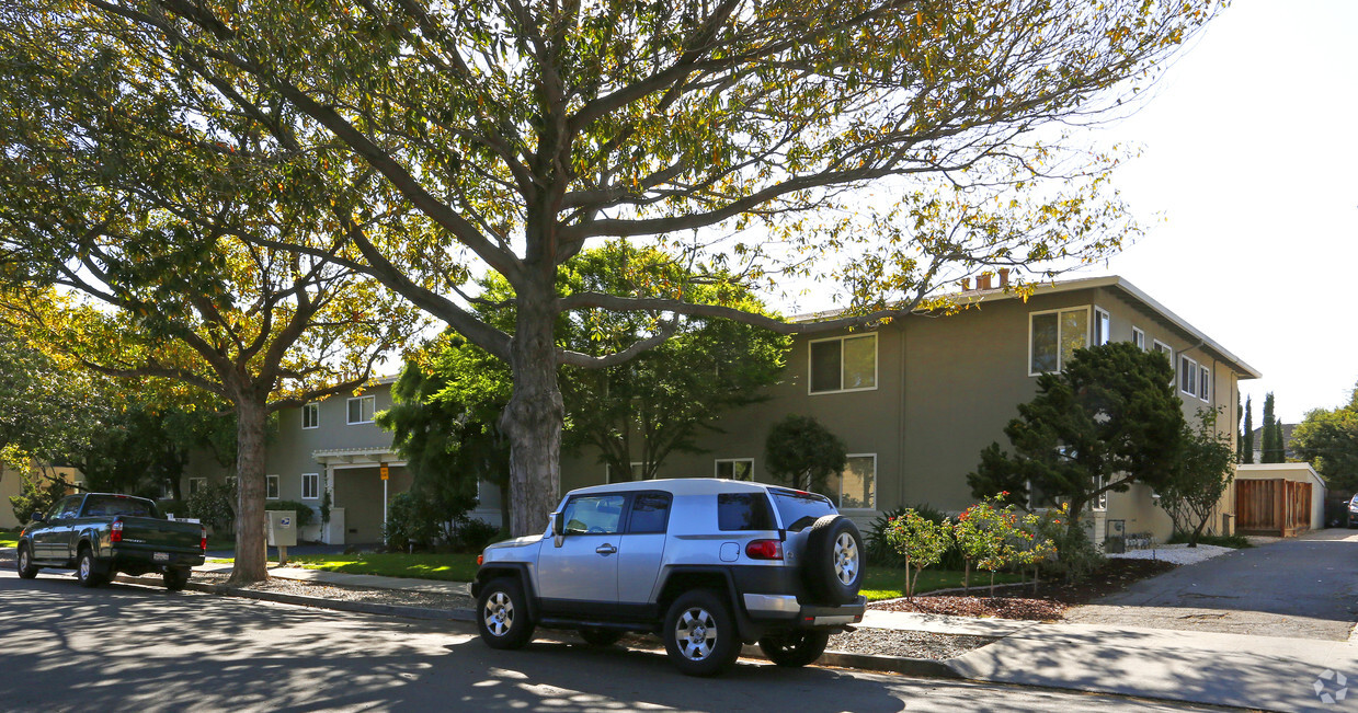 Primary Photo - Woodland apartments