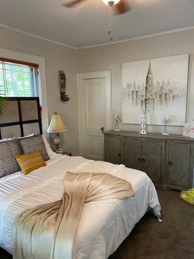 Bedroom - 1717 Cambridge Ave