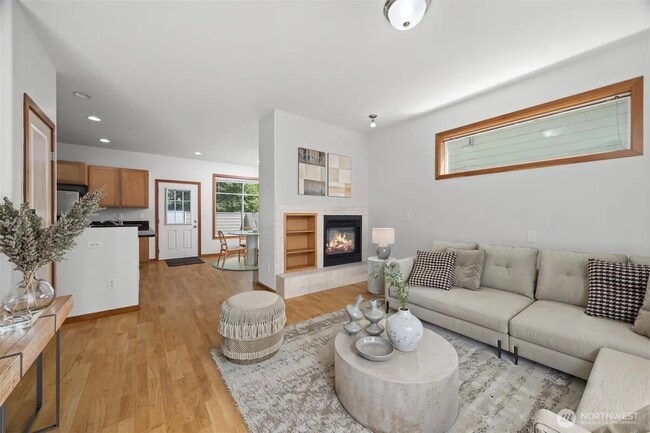 Building Photo - 6214 Malloy Ave