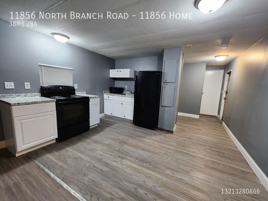 Primary Photo - Ready to move in 3/2 Mobile Home Boca Rato...