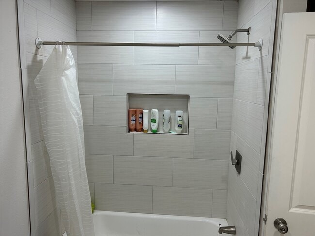 Building Photo - 624 Stevens Ln