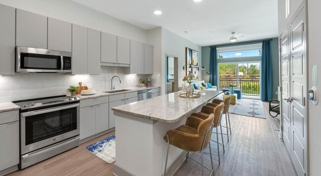 Foto del edificio - 9330 Main St