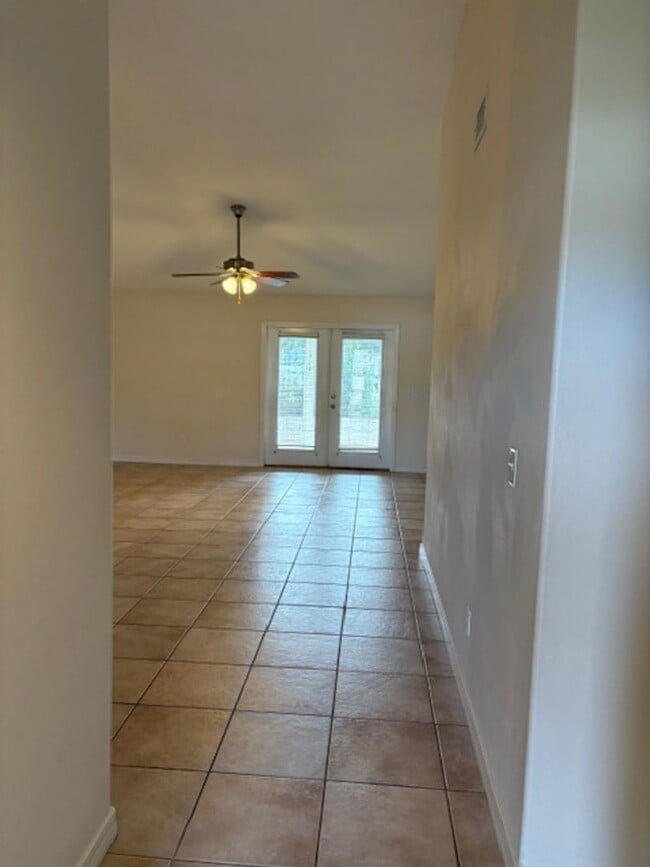 Building Photo - 1833 Sundown Dr