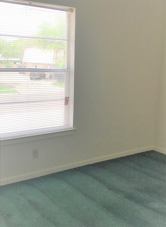 Foto del edificio - 1702 Kirk Ave