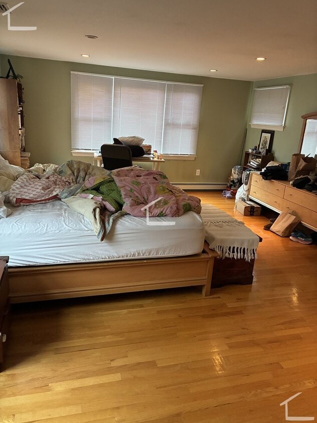 Large single family in Newton - Large single family in Newton