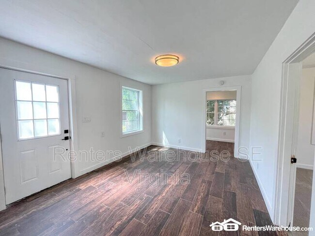 Foto del edificio - 142 Rogers Ave