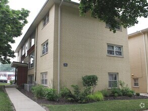 Building Photo - 10519 S Artesian Ave