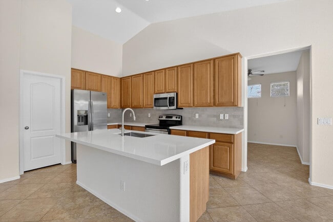 Foto del edificio - 18711 E Raven Dr