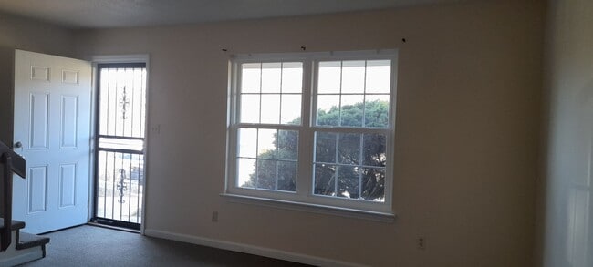 Foto del edificio - 5234 Donlyn Dr