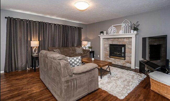 Building Photo - Furnished Short Term Rental!!