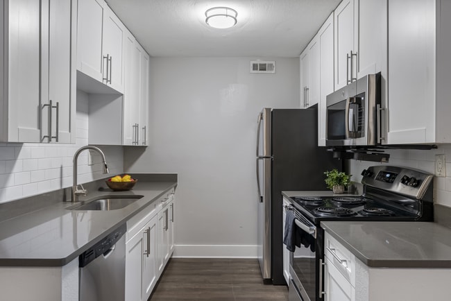 Westshore Kitchen 1.jpg - Westshore Palms at Kennedy