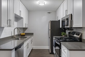 Westshore Kitchen 1.jpg - Westshore Palms at Kennedy