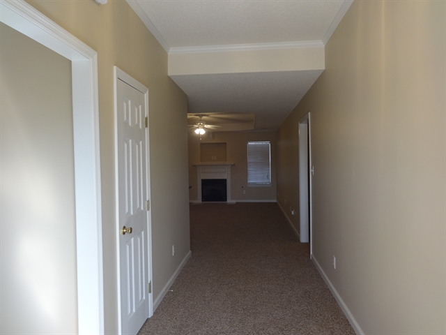 Building Photo - 106 Tyler St