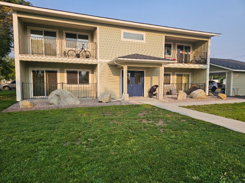 Foto principal - 102 Eighth Ave W