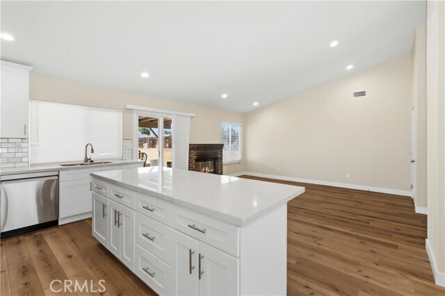 Foto del edificio - 11471 Hollyvale Ave