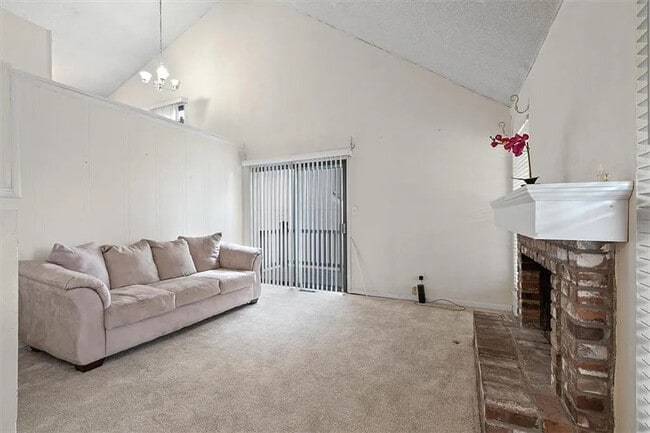 Foto del edificio - 12808 W 108th St