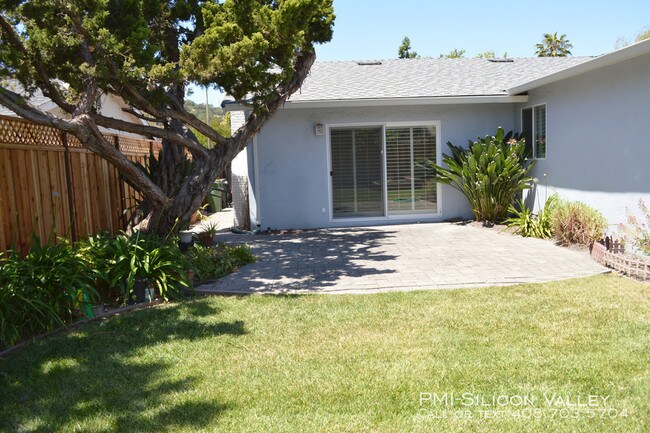 Building Photo - Great Santa Teresa Home close to foothills