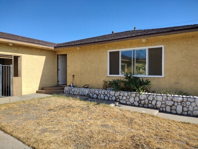 Foto del edificio - 15793 Ceres Ave