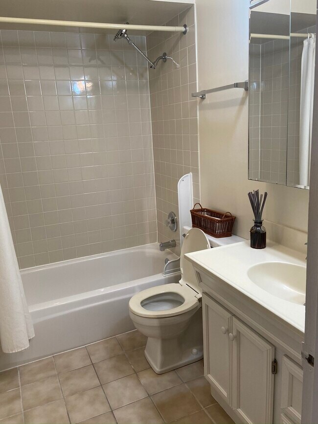 Foto del edificio - 803 S Dwyer Ave