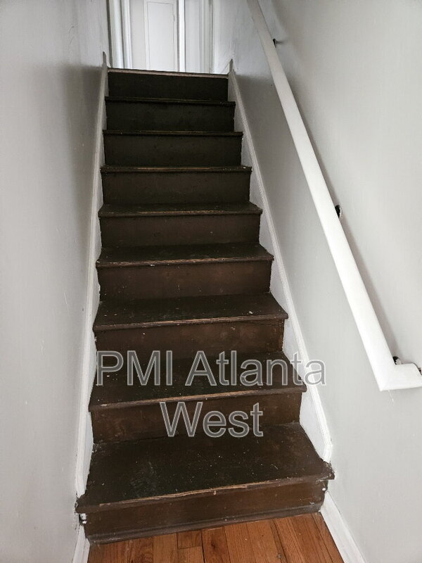 Building Photo - 2250 Sandgate Cir SW