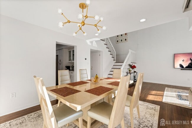 Building Photo - 403 Willowbrook Dr