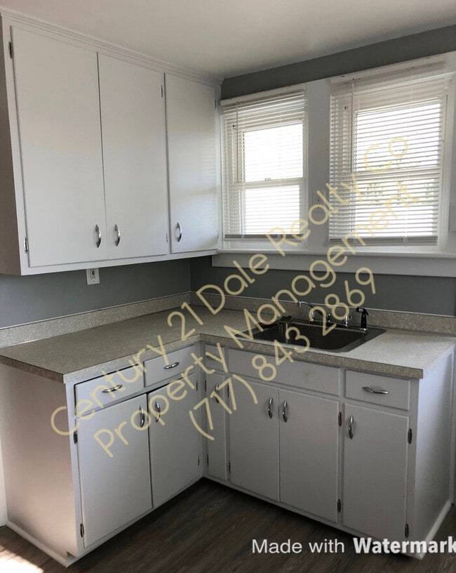 Building Photo - Newly Renovated 3 BR, Beautiful Farm House...