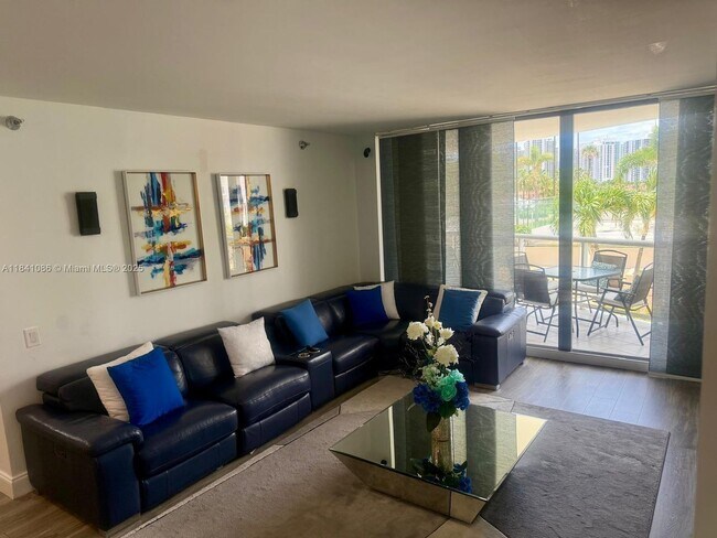 Foto del edificio - 3640 Yacht Club Dr