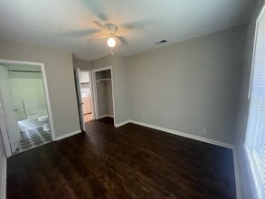 Building Photo - 103 Forest Way
