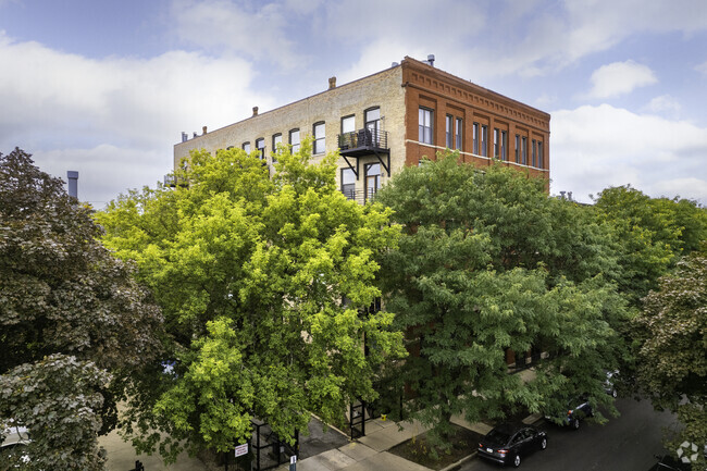 Building Photo - West Bucktown Lofts