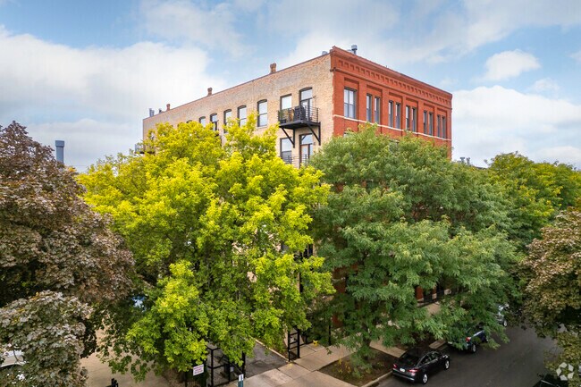 Foto del edificio - West Bucktown Lofts