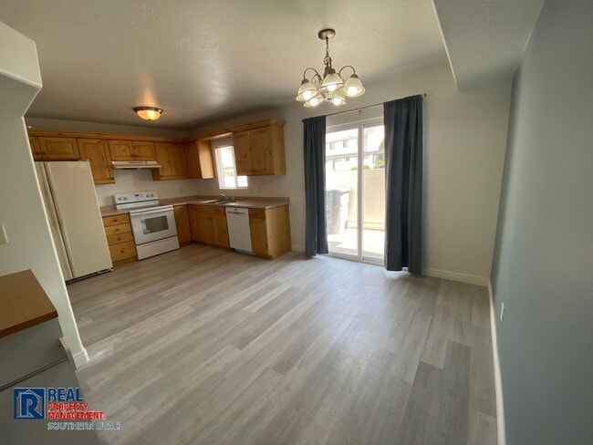 Building Photo - Lexington Hills Townhome