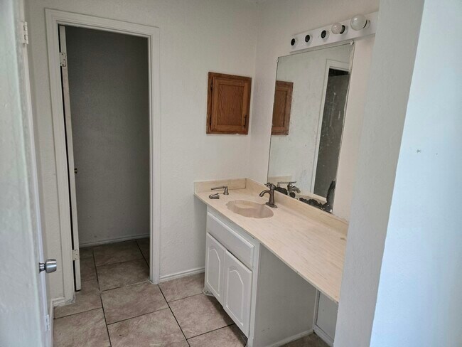 Foto del edificio - 2630 Cottonwood Ln