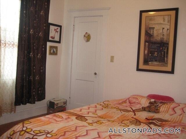 Building Photo - 15 Scottfield Rd